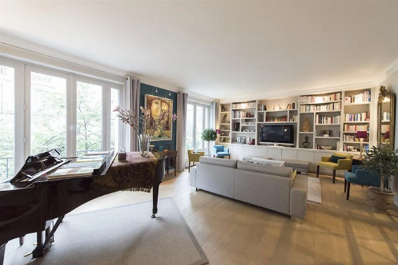 Veeve - Sophistication On Mozart Avenue * Paris